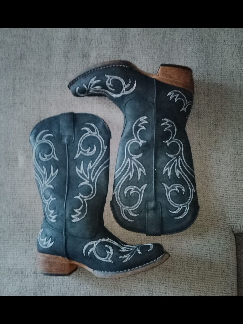 Like New! Women's ROPER Cowboy Boots Size 6